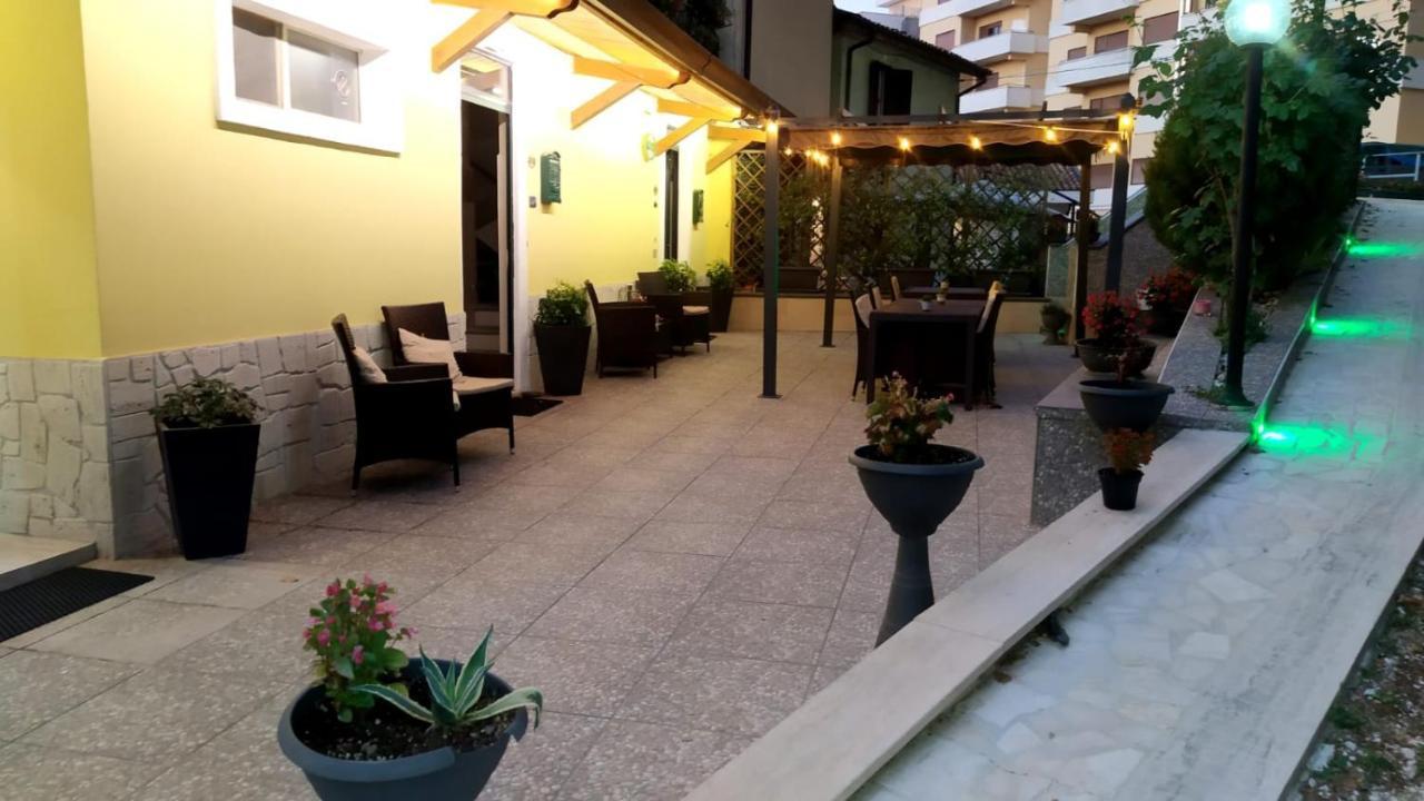 Il Roseto Bed and Breakfast Frosinone Exteriör bild