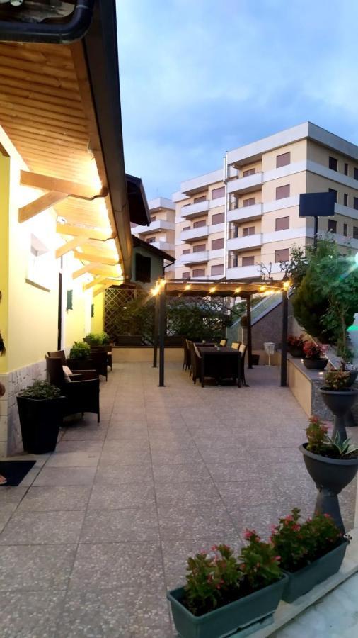 Il Roseto Bed and Breakfast Frosinone Exteriör bild