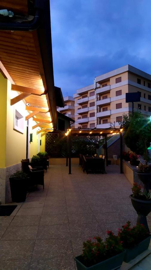 Il Roseto Bed and Breakfast Frosinone Exteriör bild