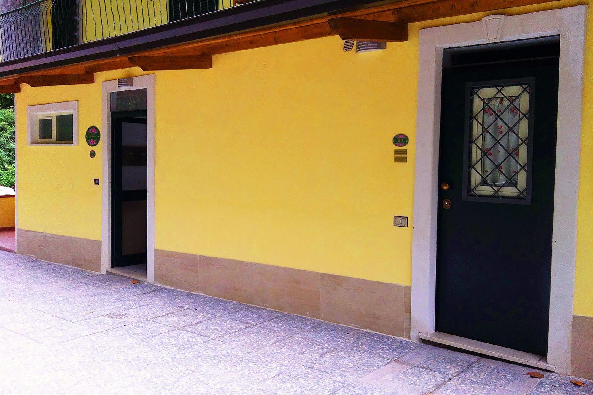 Il Roseto Bed and Breakfast Frosinone Exteriör bild
