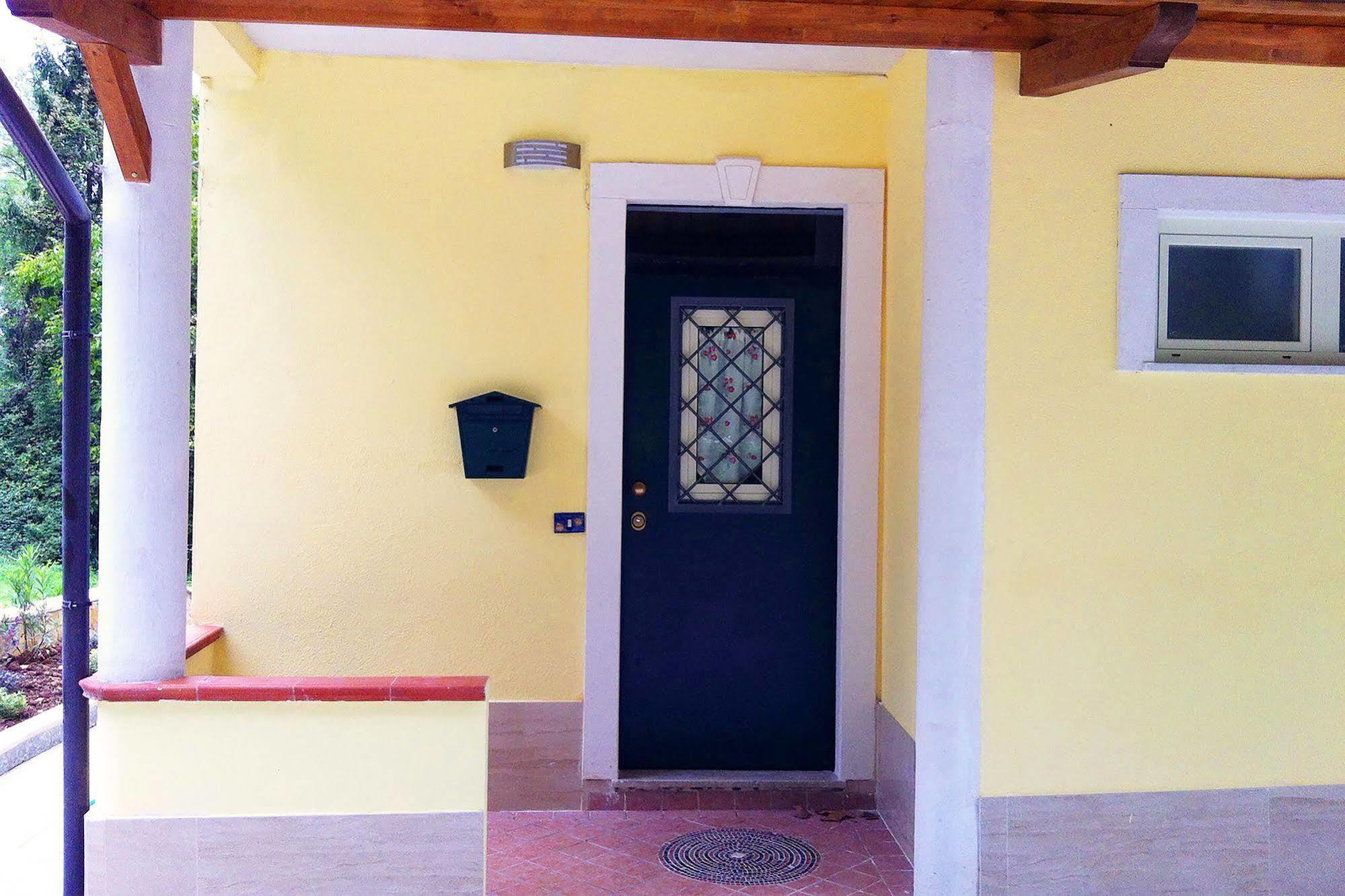 Il Roseto Bed and Breakfast Frosinone Exteriör bild