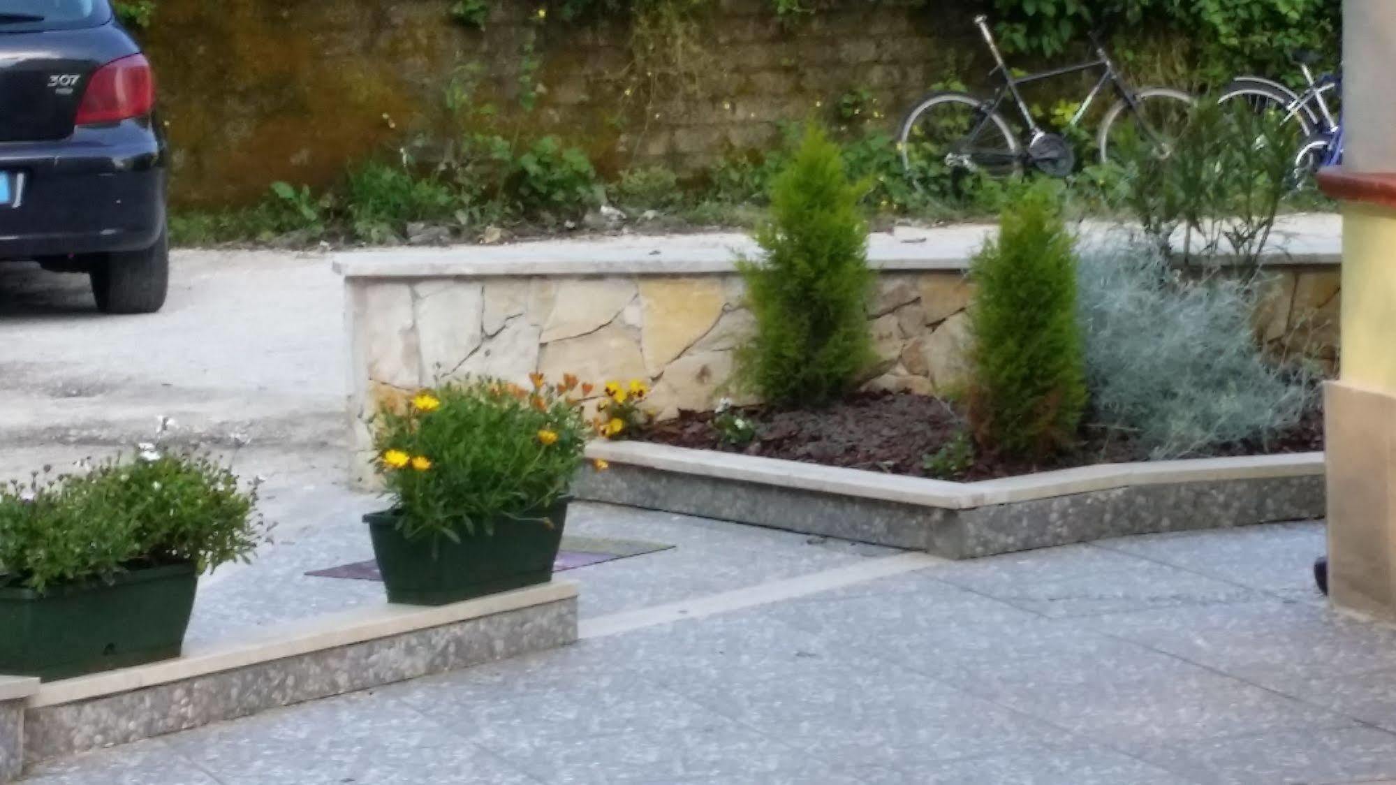 Il Roseto Bed and Breakfast Frosinone Exteriör bild